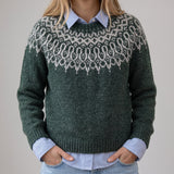Katarzyna - Dunkelgrüner Vintage-Pullover mit Schneeflockenmuster
