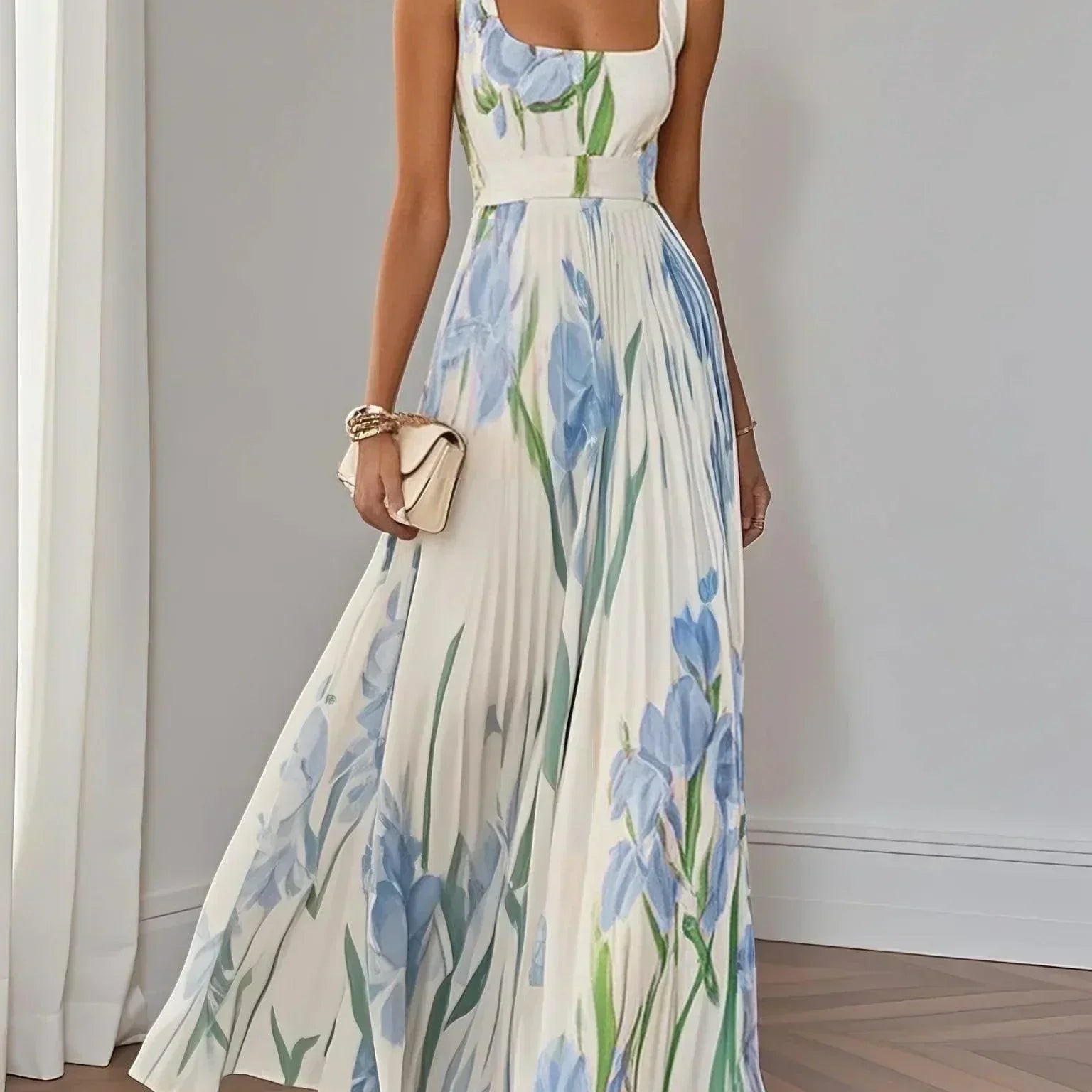 Ingrid | Weisses plissiertes Chiffon-Maxikleid mit Blumenmuster