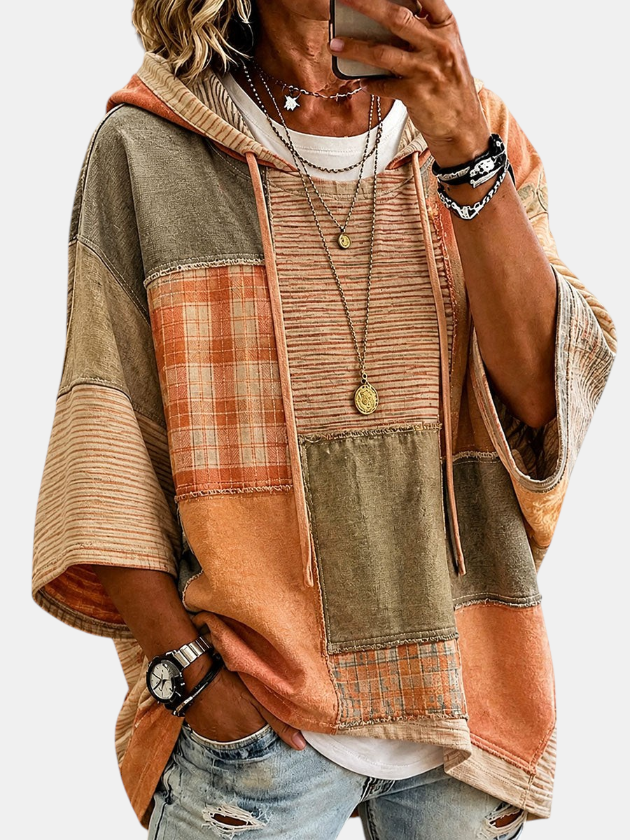 Herbst-Hoodie mit künstlerischem Patchwork-Design – Produktansicht