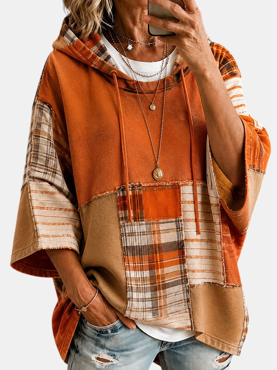 Künstlerischer Herbst-Hoodie in Patchwork-Optik – Produktansicht