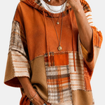 Künstlerischer Herbst-Hoodie in Patchwork-Optik – Produktansicht